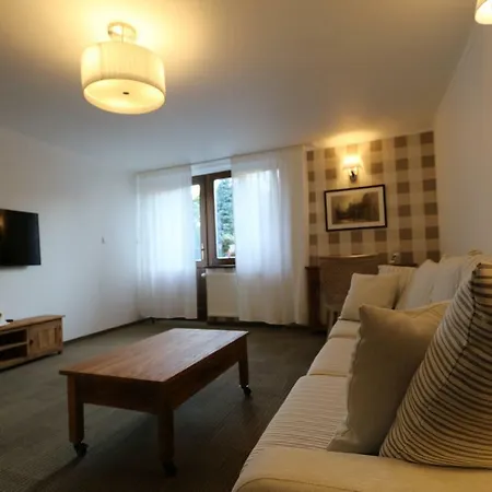 Czarli مينززدرويه