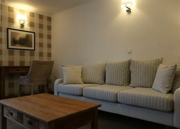 Czarli مينززدرويه